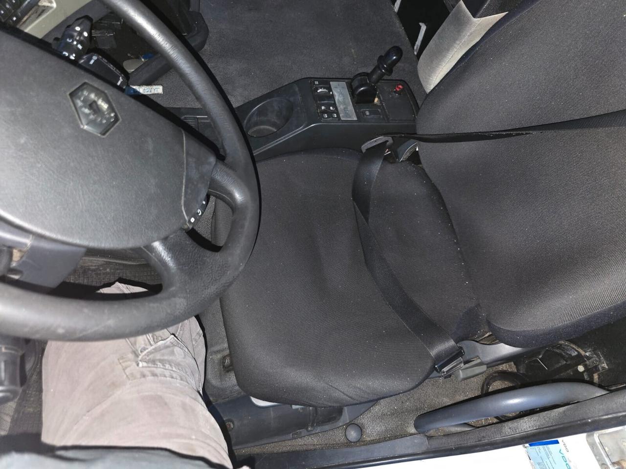 TRATTORE STRADALE RENAULT CON CISTERNA OMT