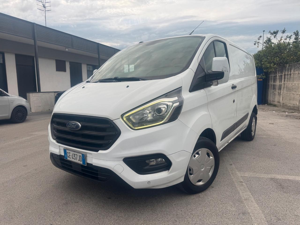 Ford Transit Custom 280 2.0 EcoBlue Hybrid 130 PC Furg. Titanium