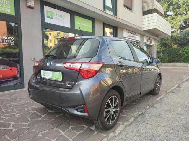 TOYOTA Yaris active