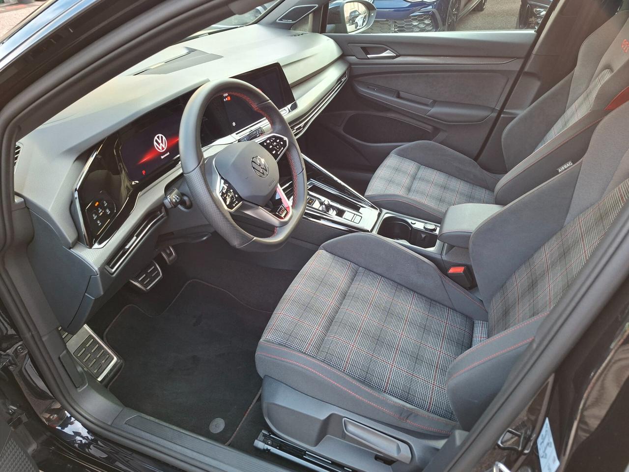 Volkswagen Golf GTI 2.0 TSI DSG