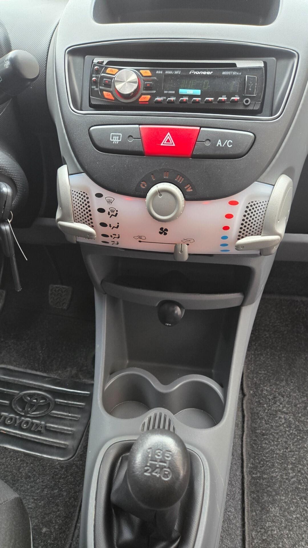Toyota Aygo 1.0 12V VVT-i 3 porte Now Connect