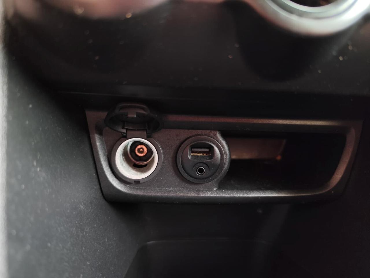 Peugeot 208 1.4 HDi 68 CV 5 porte Allure