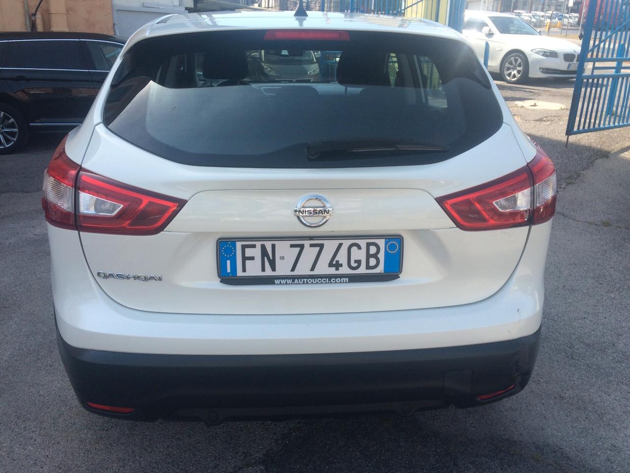 Nissan Qashqai 1.5 dCi N-Connecta taglaindata con garanzia 12 mesi cambio e motore !