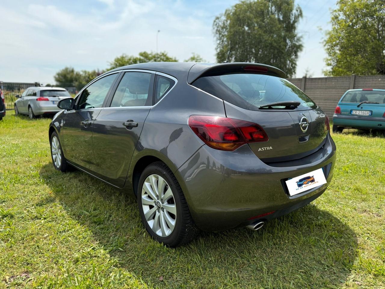 Opel Astra 1.4 5 porte Cosmo NEOPATENTATI