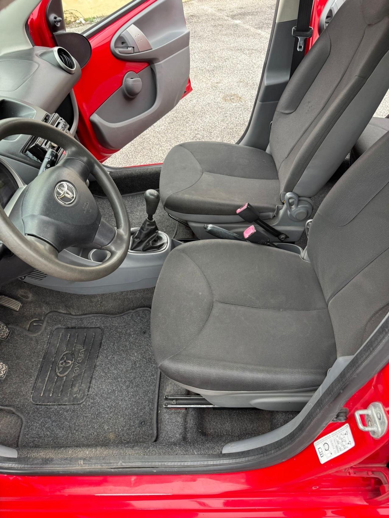 Toyota Aygo 1.0 12V VVT-i 5 porte Sol