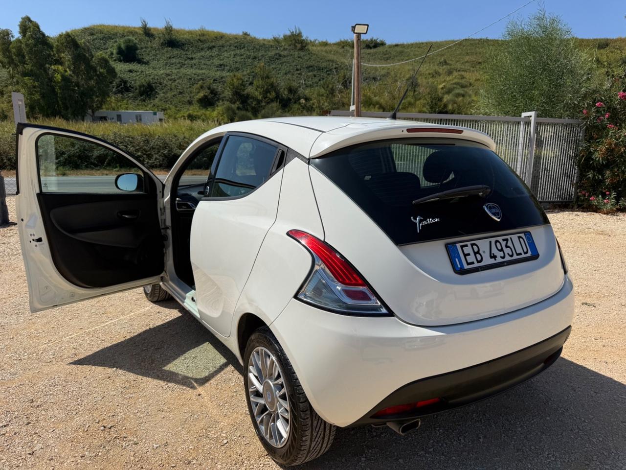 Lancia Ypsilon 1.2 69 CV 5 porte GPL 3.999€
