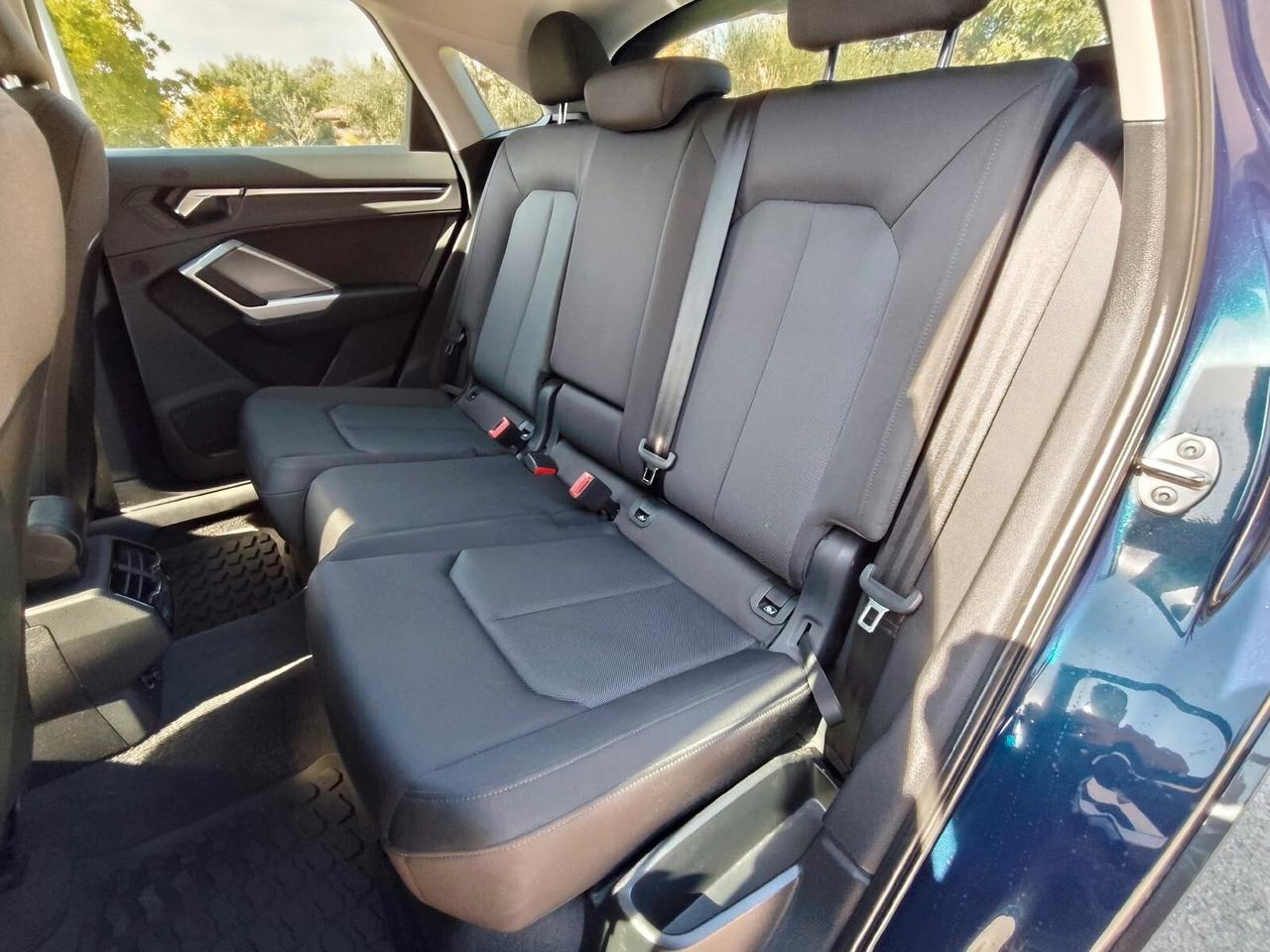 Audi Q3 35 TDI quattro Business Advanced