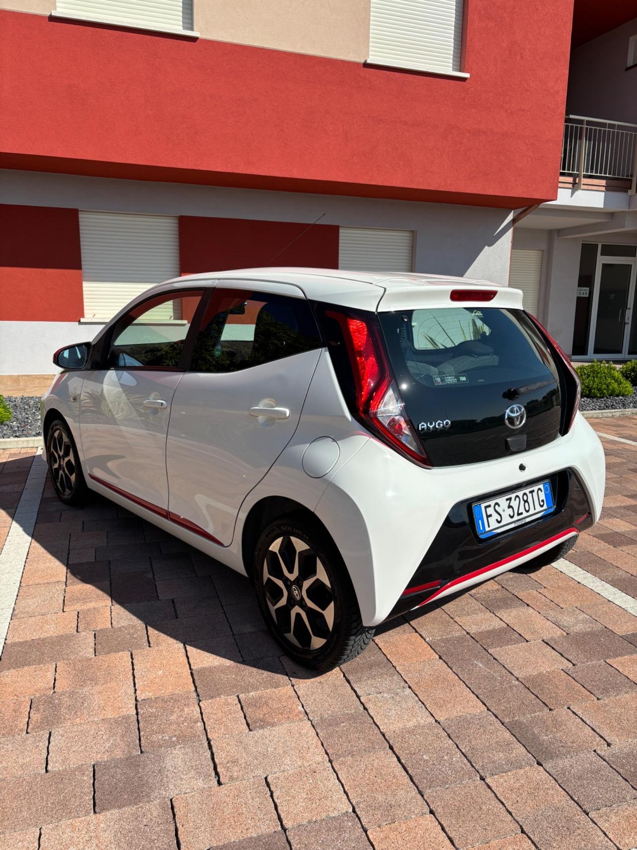Toyota Aygo 1.0 VVT-i 72 CV 5 porte