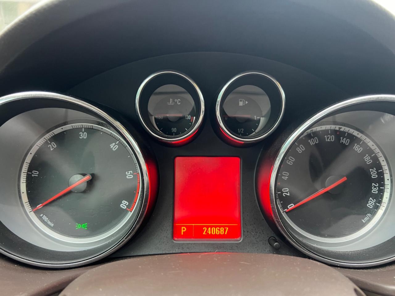 OPEL INSIGNIA AUTOMATICA DIESEL MODELLO SPORT FULL OPTIONAL