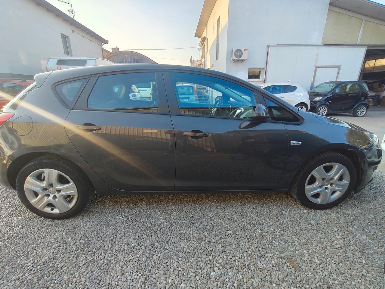 Opel Astra 1.4 Turbo 140CV 4 porte GPL Tech Cosmo