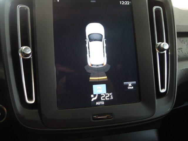 VOLVO XC40 T2 Momentum