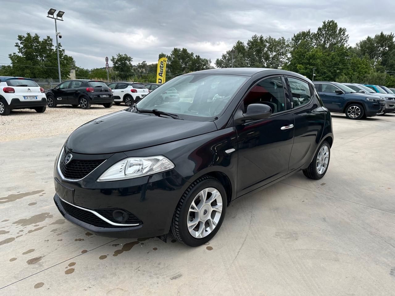 Lancia Ypsilon 1.2 69 CV 5 porte GPL Gold
