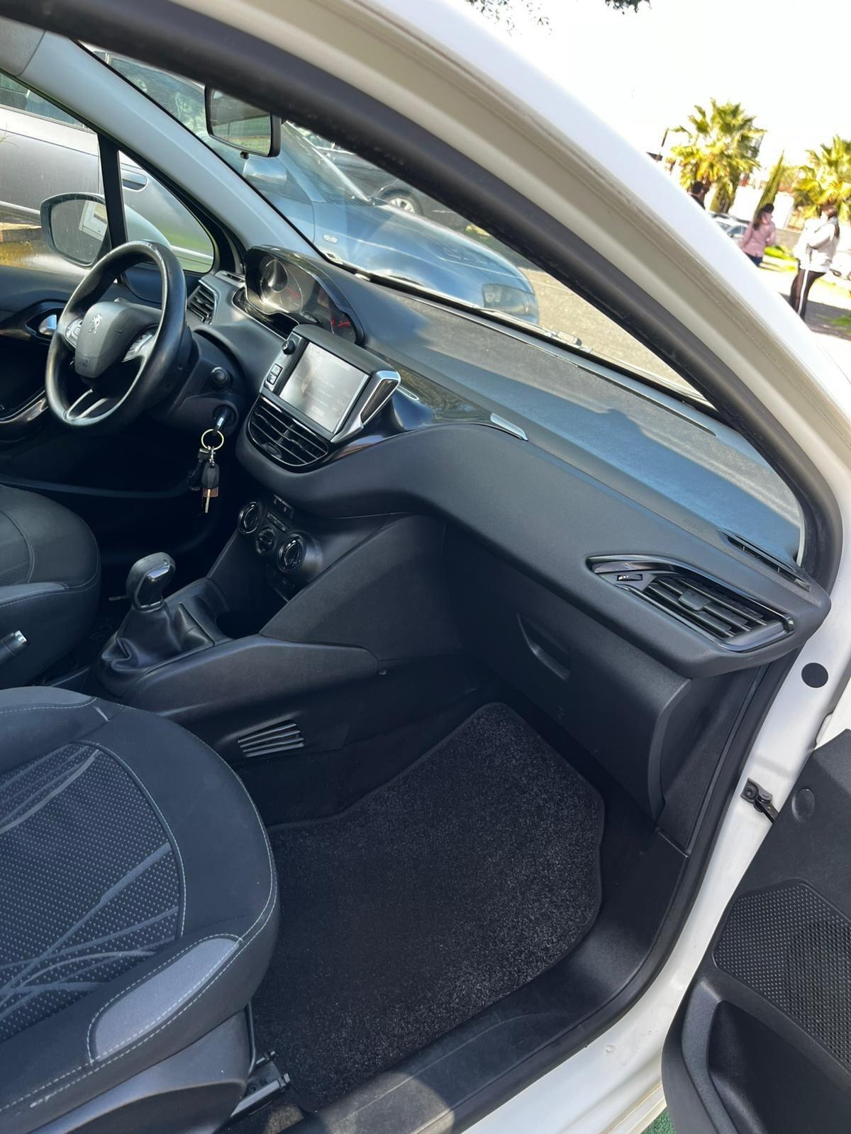 Peugeot 208 1.4 e-HDi 68 CV S&S robotizzato 5 porte Active