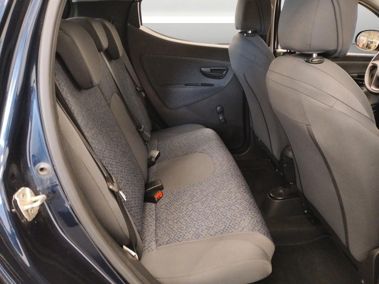 Lancia Ypsilon 1.0 FireFly 5 porte S&S Hybrid Ecochic Silver