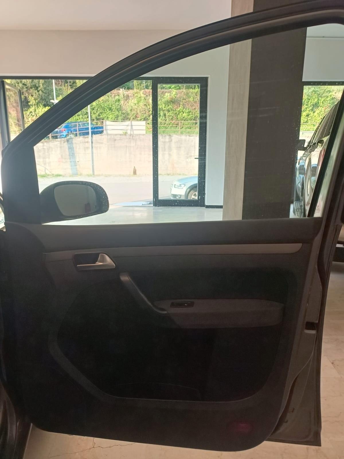 Volkswagen Touran 2.0 Trendline Ecofuel 7 Posti
