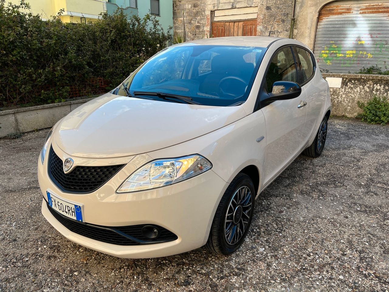 Lancia Ypsilon 1.2 69 CV 5 porte S&S Gold