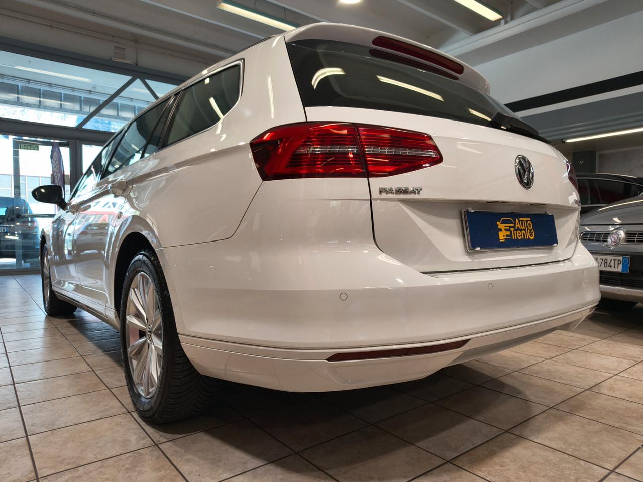 Volkswagen Passat 1.6 TDI SCR DSG Business BMT