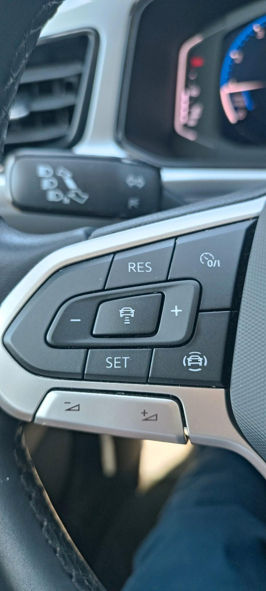 Volkswagen T-Roc 1.0 TSI EDITION PLUS