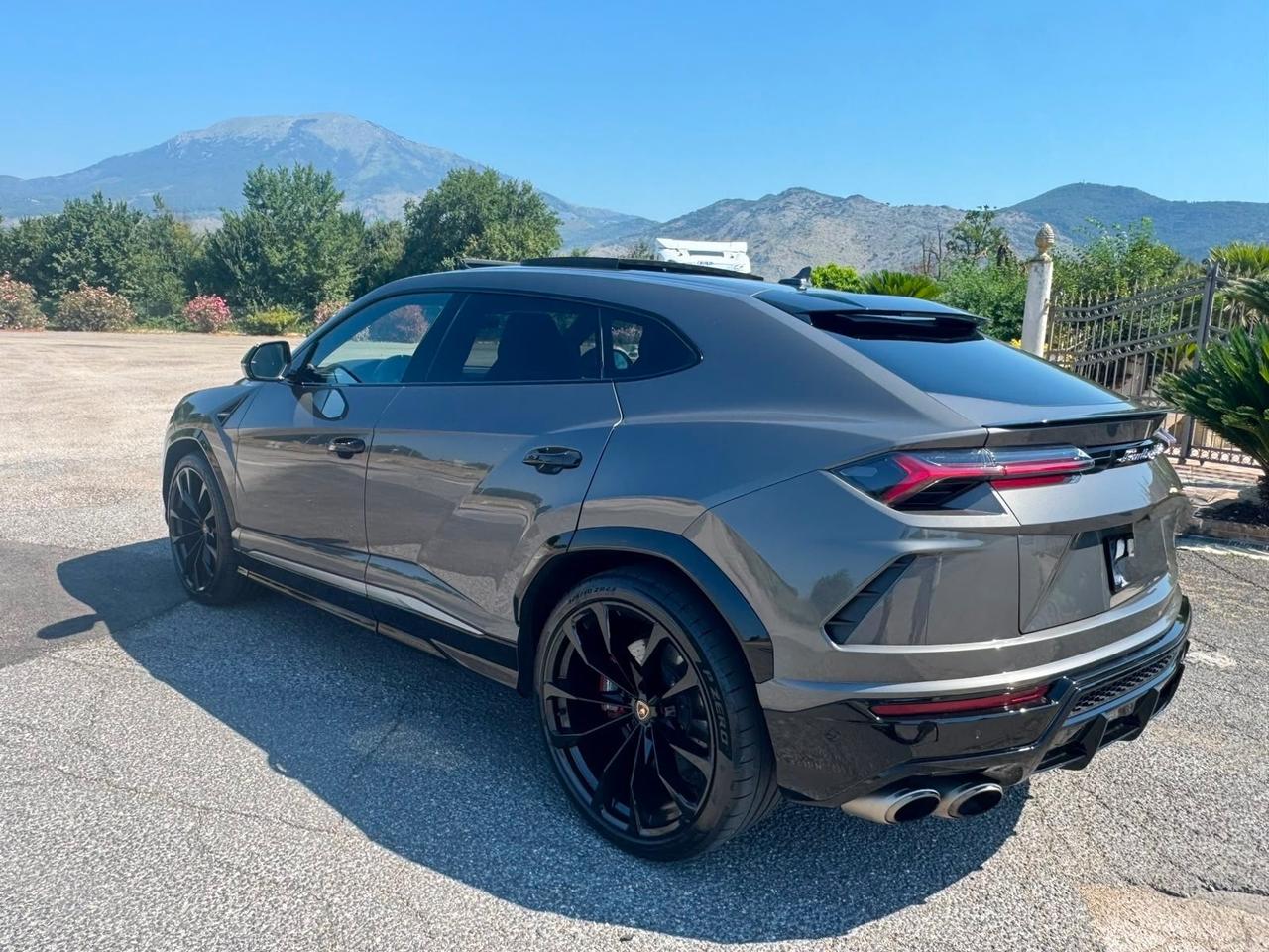 Lamborghini Urus 4.0 italia accetto permute iva compresa