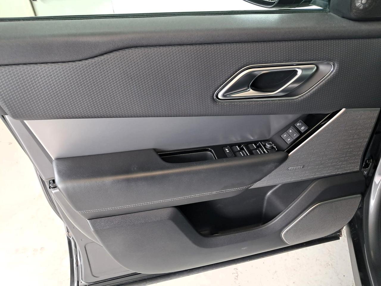 Land Rover Range Velar 2.0 Si4 250 CV R-Dynamic SE