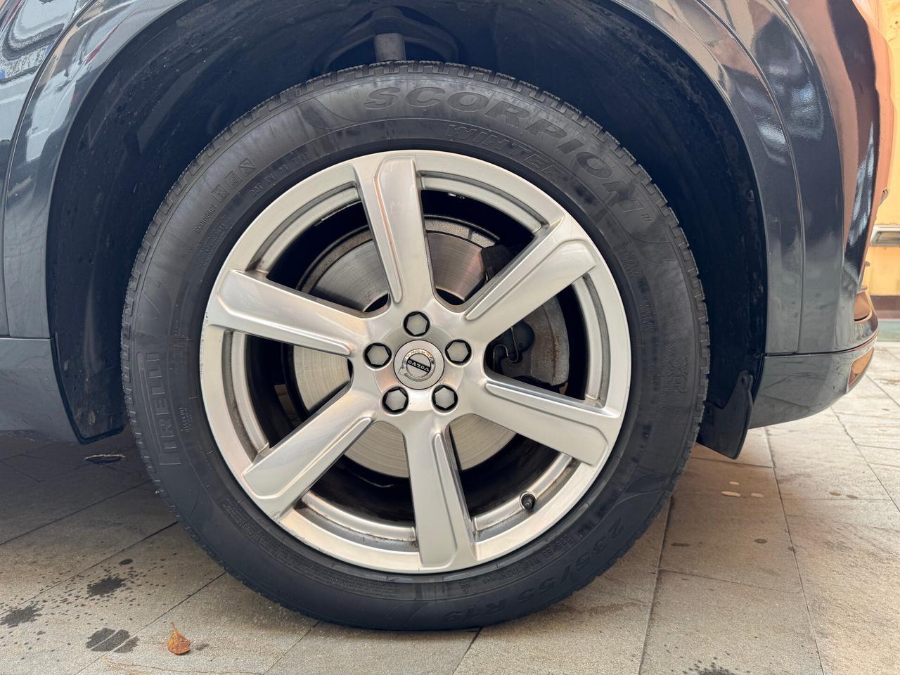 Volvo XC 90 B5 (d) AWD automatico 7 posti Momentum Pro