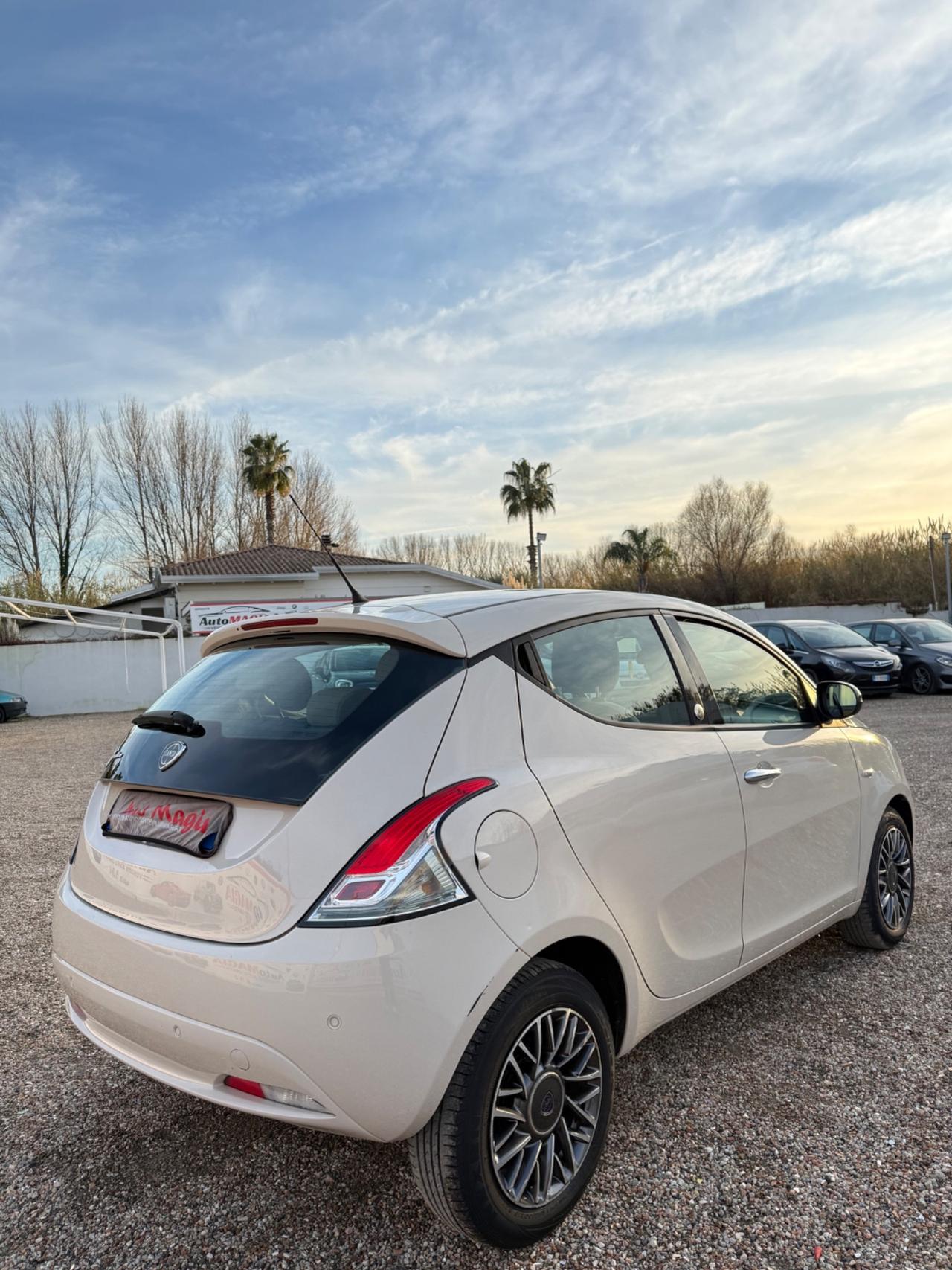 Lancia Ypsilon 1.2 69 CV 5 porte GPL Ecochic Gold