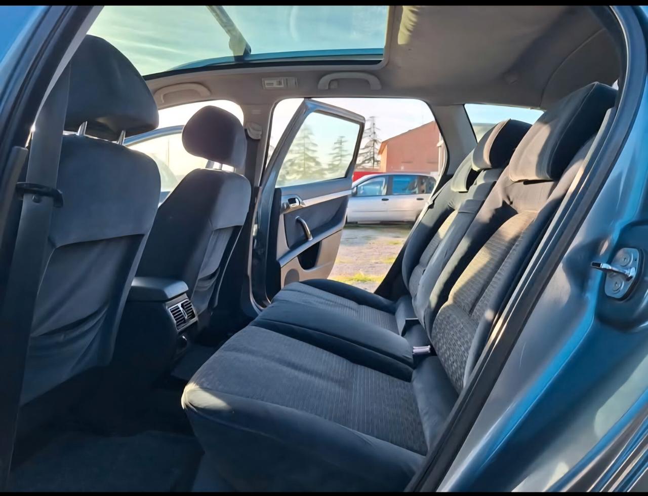 Peugeot 407 1.6 HDi SW Premium Mix NAVI TEL CRUIS TETTO NEOPATENTATI