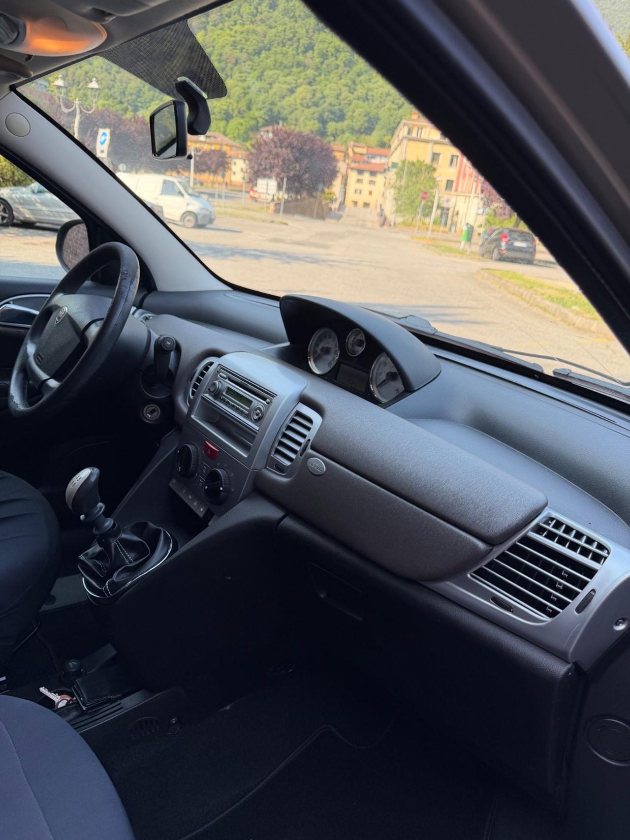 Lancia Ypsilon 1.2 Elle