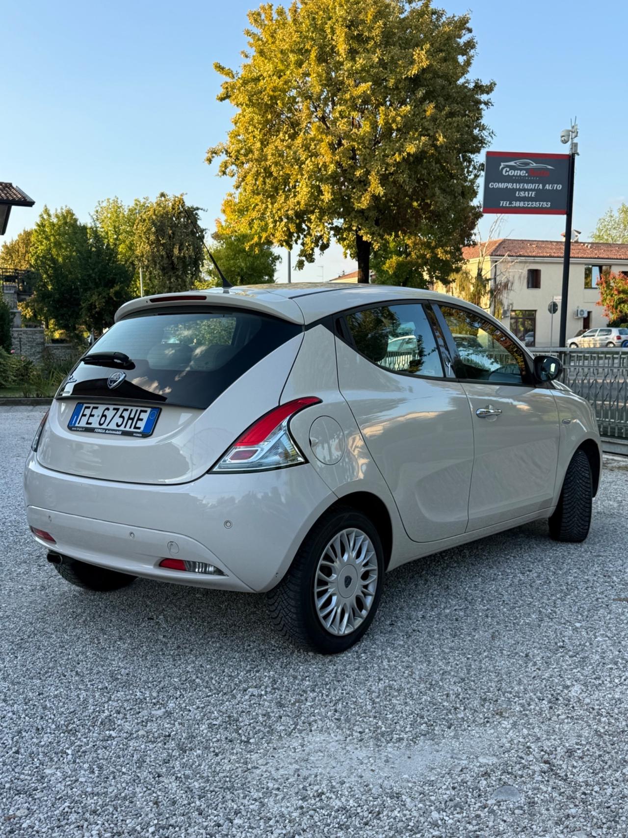 Lancia Ypsilon 1.2 69 CV 5 porte Platinum