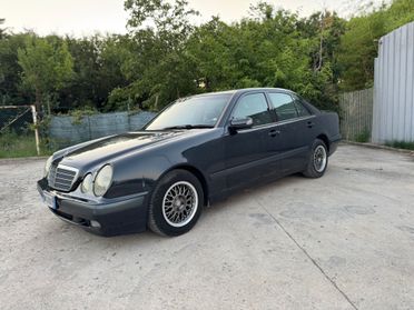 Mercedes-benz E 220 CDI cat Classic