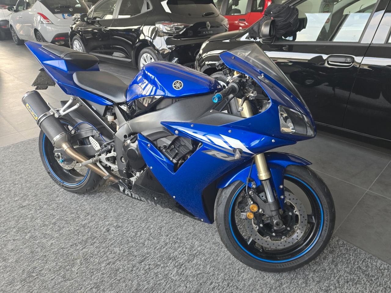 Yamaha YZF R1