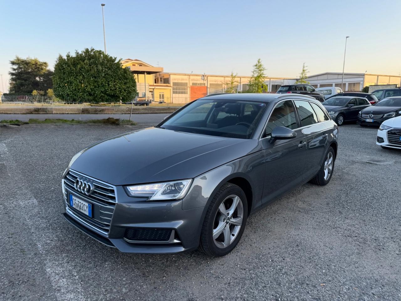 Audi A4 Avant 40 TFSI S tronic S-Line