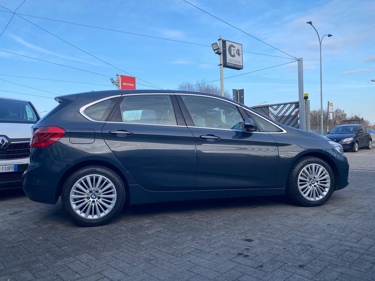 Bmw 2er Active Tourer 218d Luxury