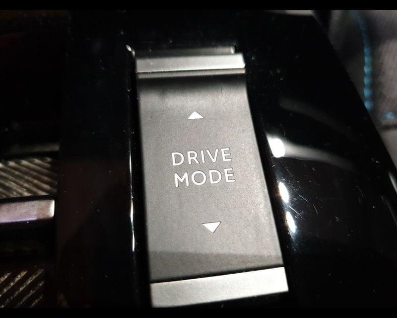 Citroën e-C4 motore elettrico 136 CV Shine