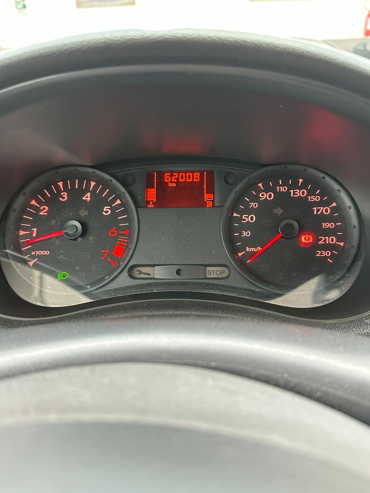 Renault Clio 1.2 Benz, Euro 5A, pari al nuovo e uni propriet