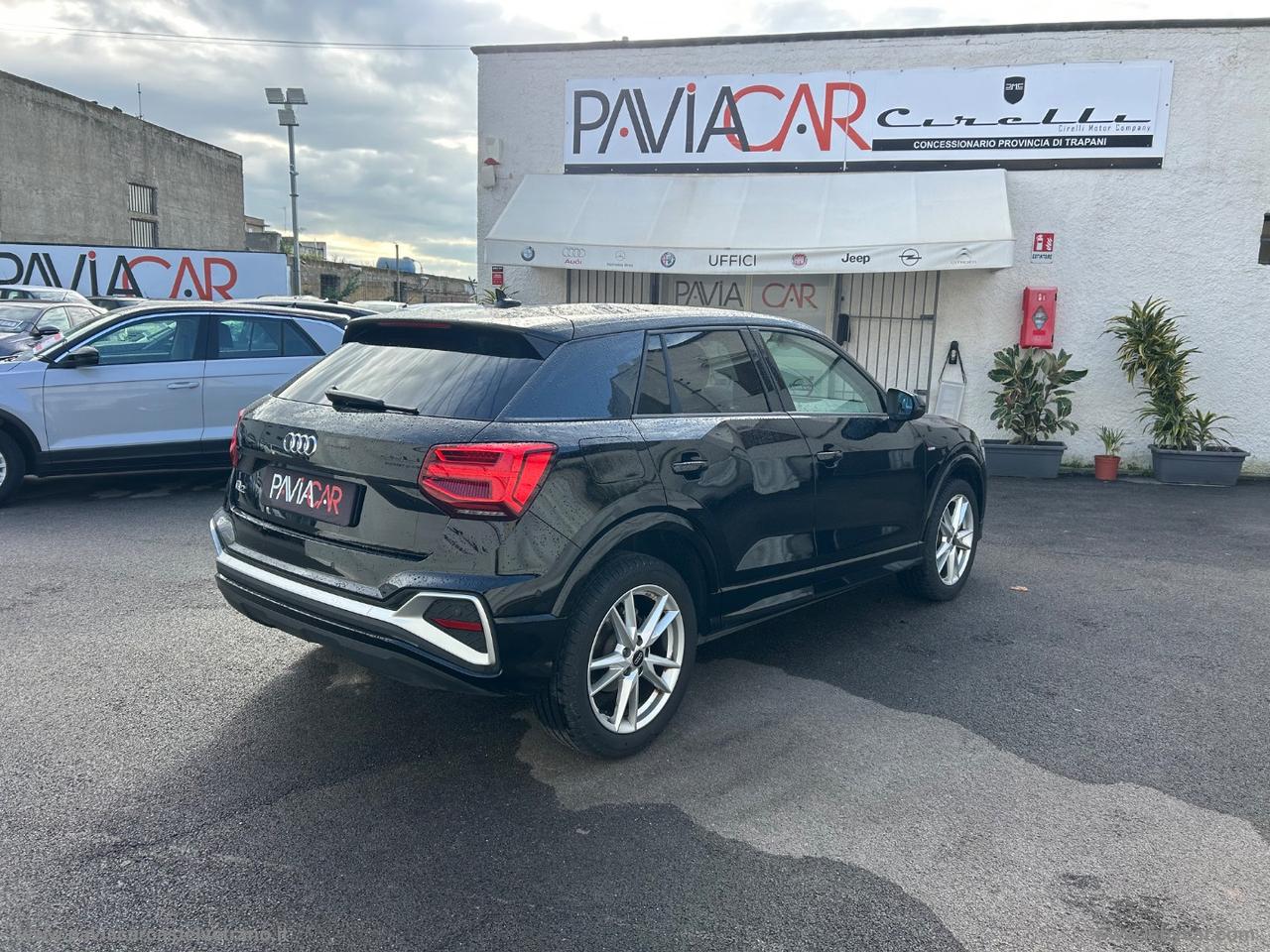 AUDI Q2 35 TFSI S tronic Identity Black