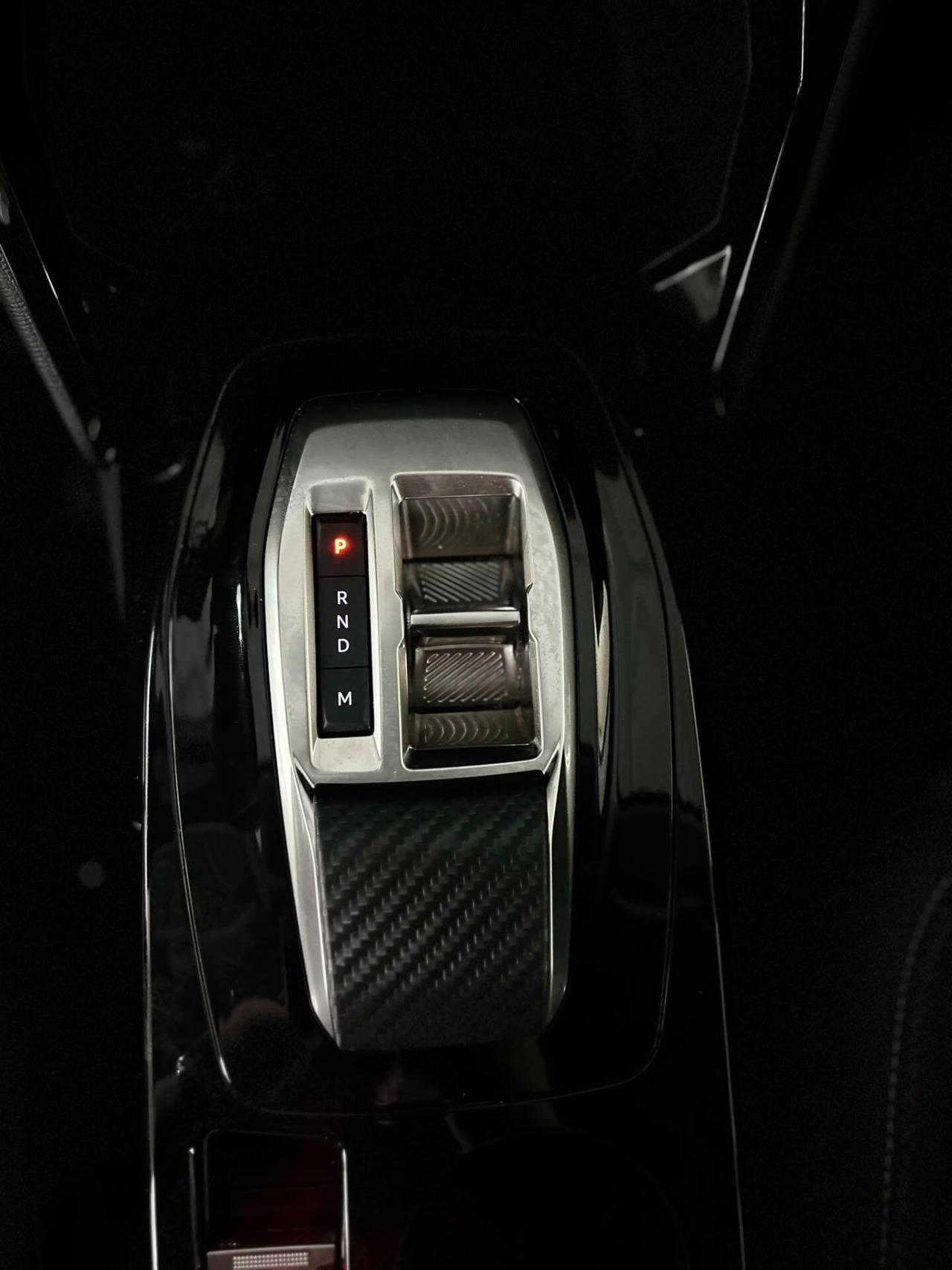Peugeot 208 Hybrid Benzina 136 e-DCS6 Allure