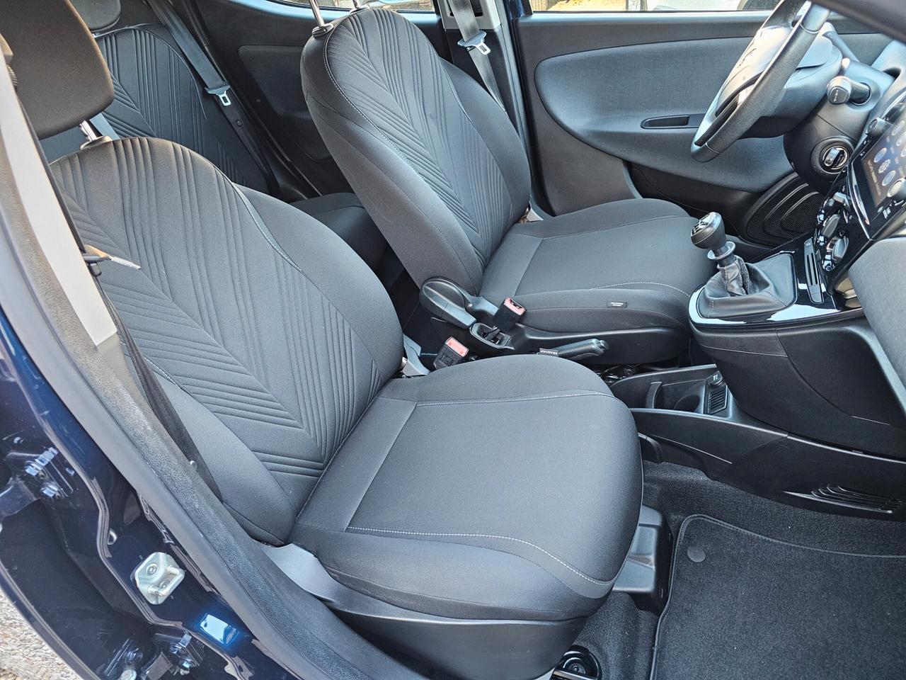 Lancia Ypsilon 1.0 FireFly 5 porte S&S Hybrid Ecochic Gold