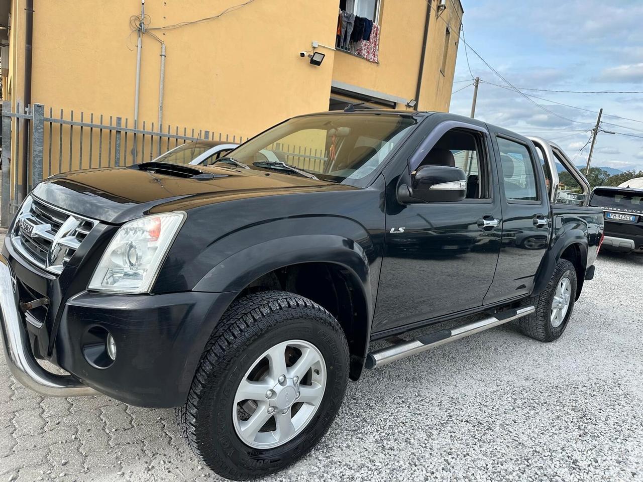 Isuzu D-Max 2.5 TD cat Crew Cab 4WD Pick-up LS EU4