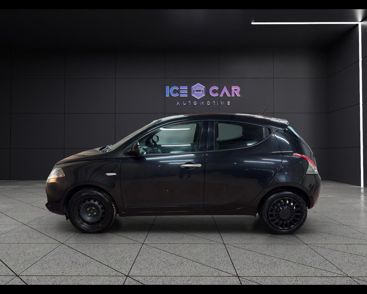 LANCIA Ypsilon 1.0 FireFly 5 porte S&S Hybrid Silver