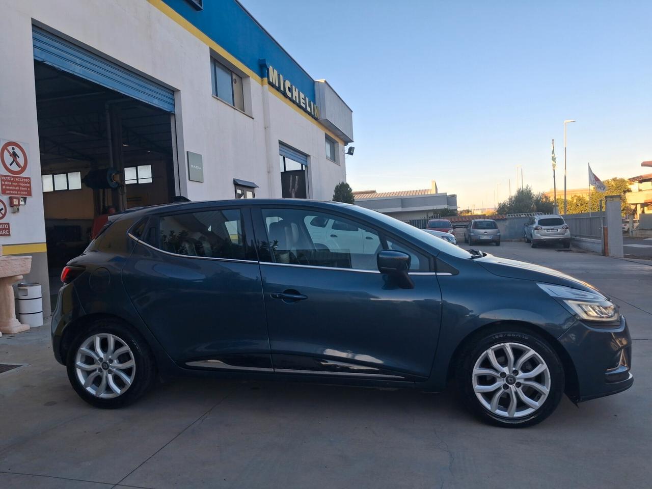 RENAULT Clio Intens 1.200 16v 75cv Km146.000