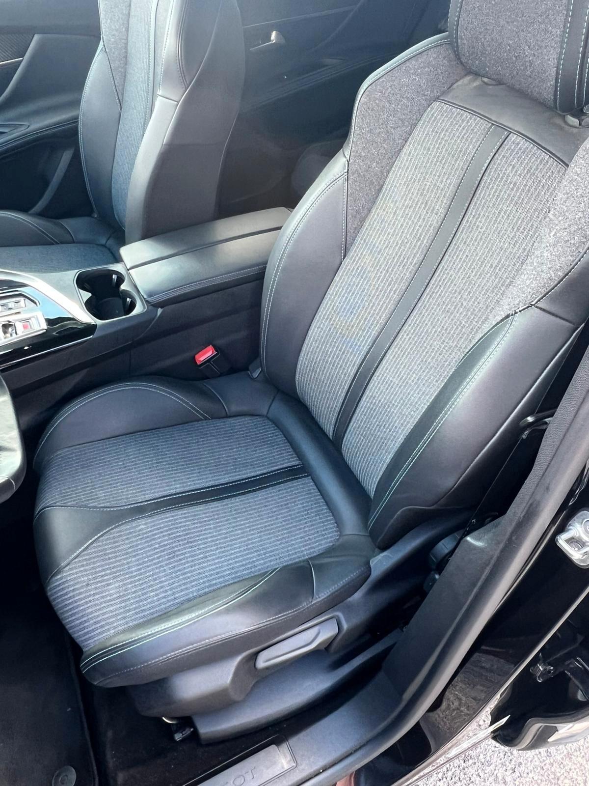 Peugeot 3008 BlueHDi 130 S&S EAT8 Allure