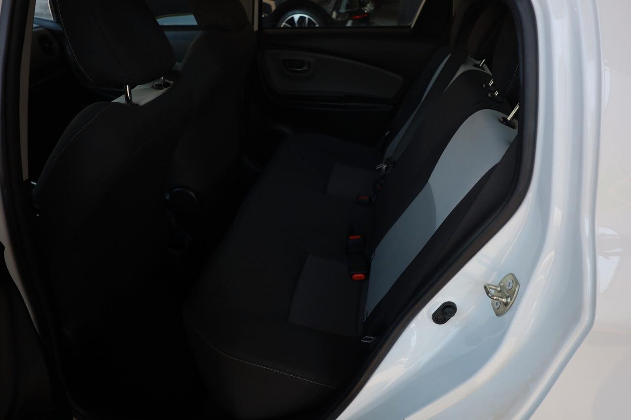 TOYOTA YARIS 1.0 5 PORTE ACTIVE neopatentati