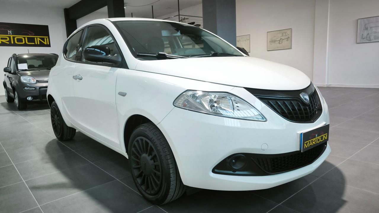 Lancia Ypsilon 1.0 FireFly 5 porte S&S Hybrid Silver Plus