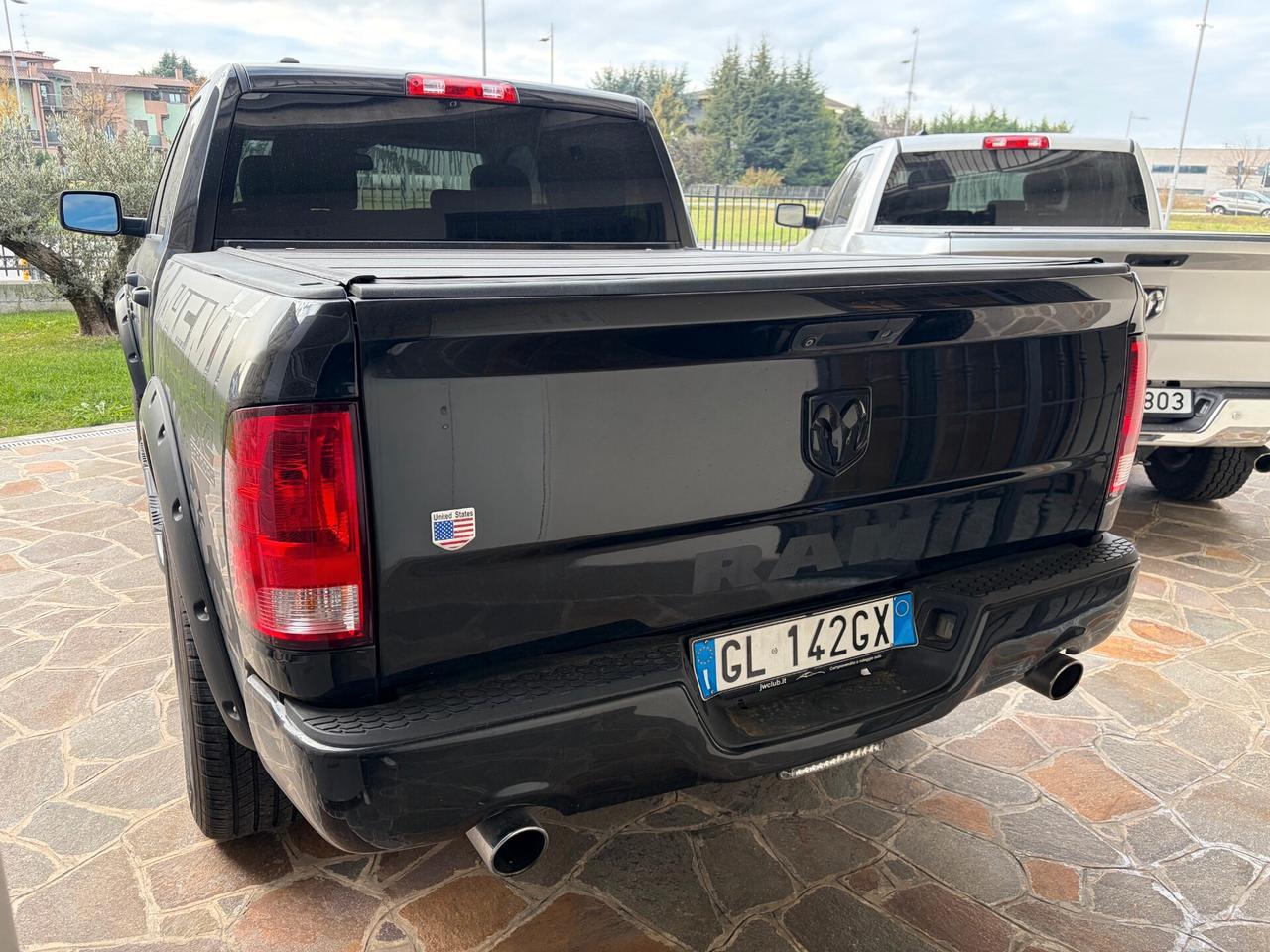 Dodge RAM 1500 HEMI 5.7 V8