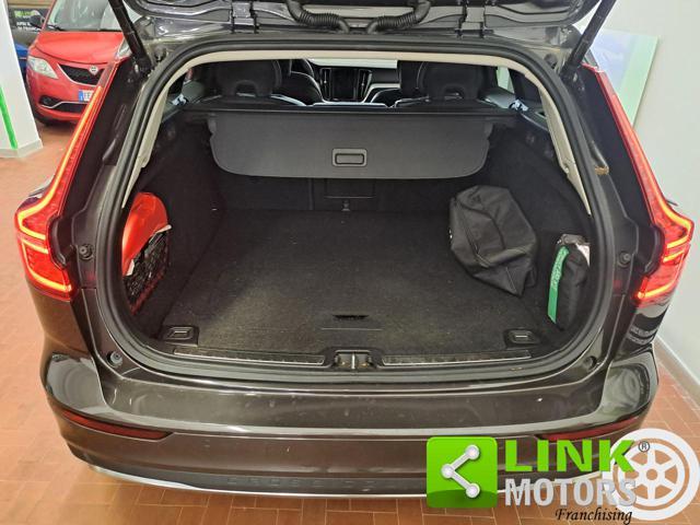 VOLVO V60 Cross Country 2.0 B4 D 211H 195 MHEV HYBRID PLUS AWD AUTOMATICA