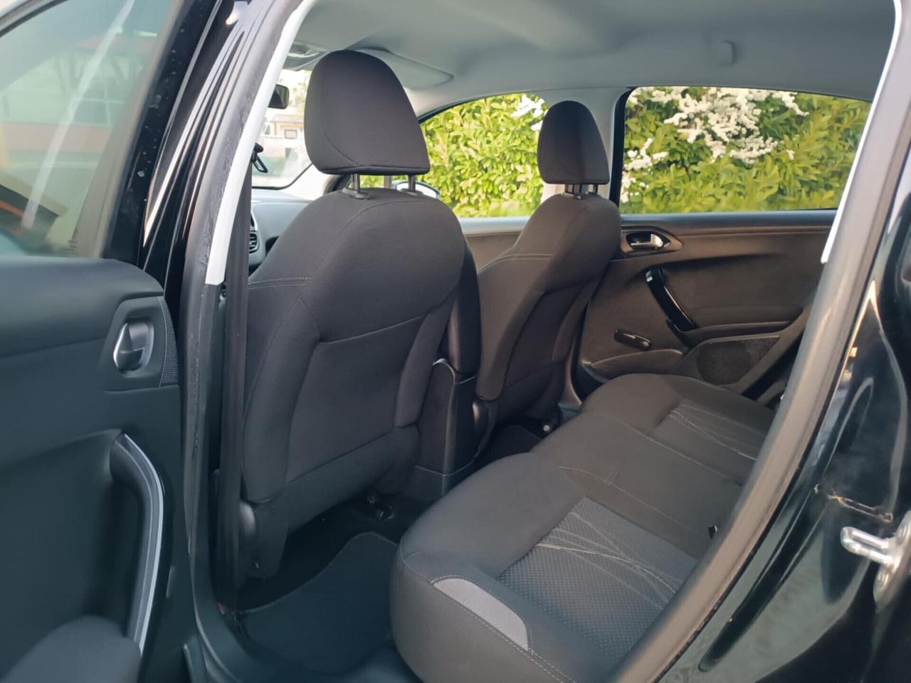 Peugeot 208 1.4 HDi 68 CV 5 porte Active