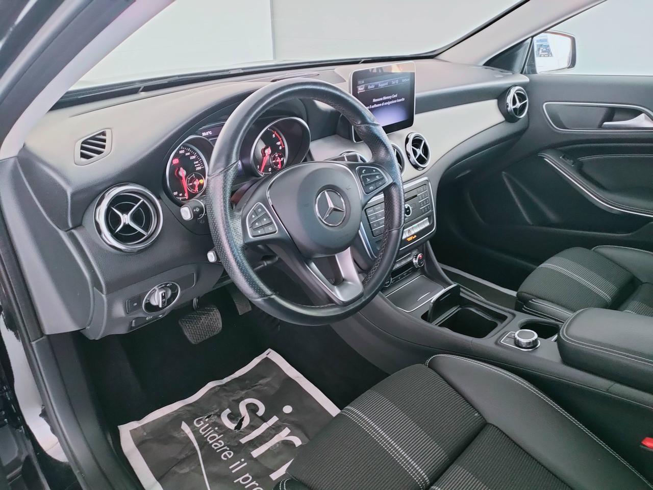 Mercedes-Benz GLA-X156 2017 - GLA 200 d Sport auto