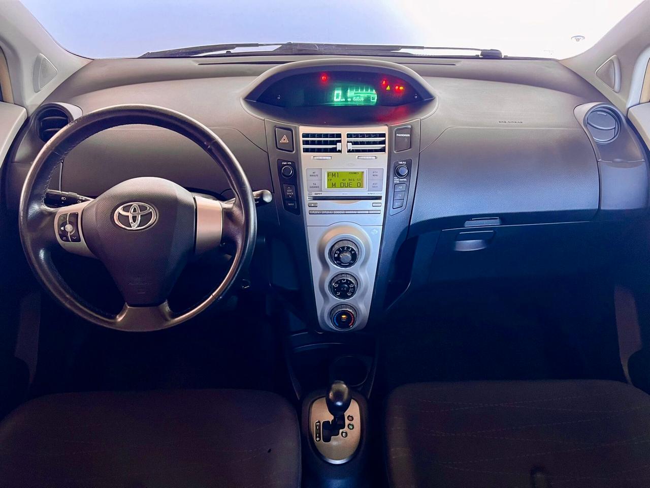Toyota Yaris SOL 5p automatica