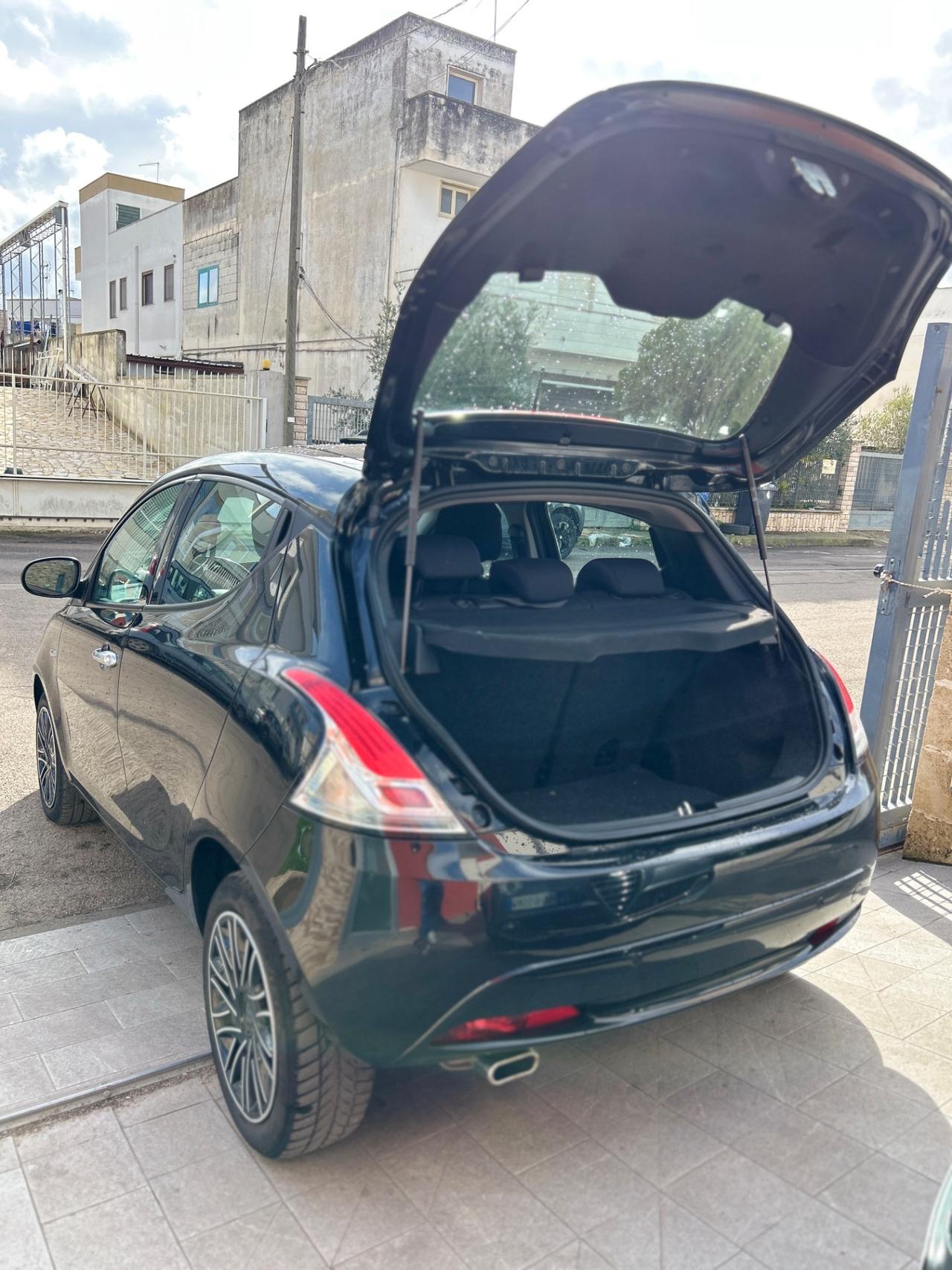 Lancia Ypsilon 1.2 69 CV GPL Gold-2022-CAR PLAY/15”